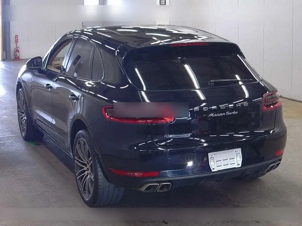 Porsche Macan — photo 3