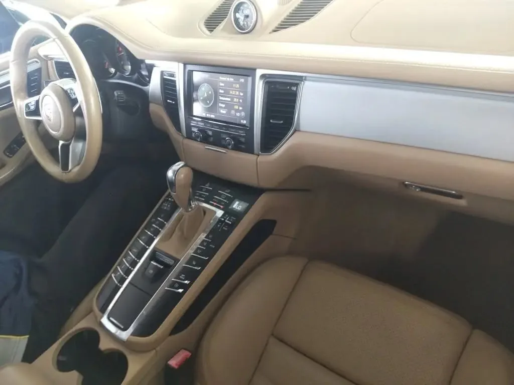Porsche Macan — photo 4